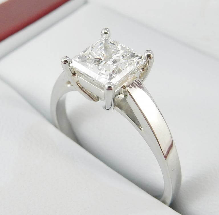 Princess diamond solitaire