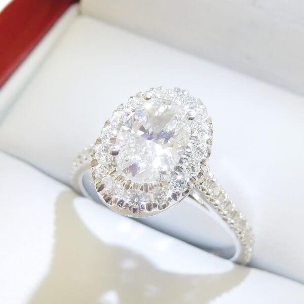 Oval diamond with single halo