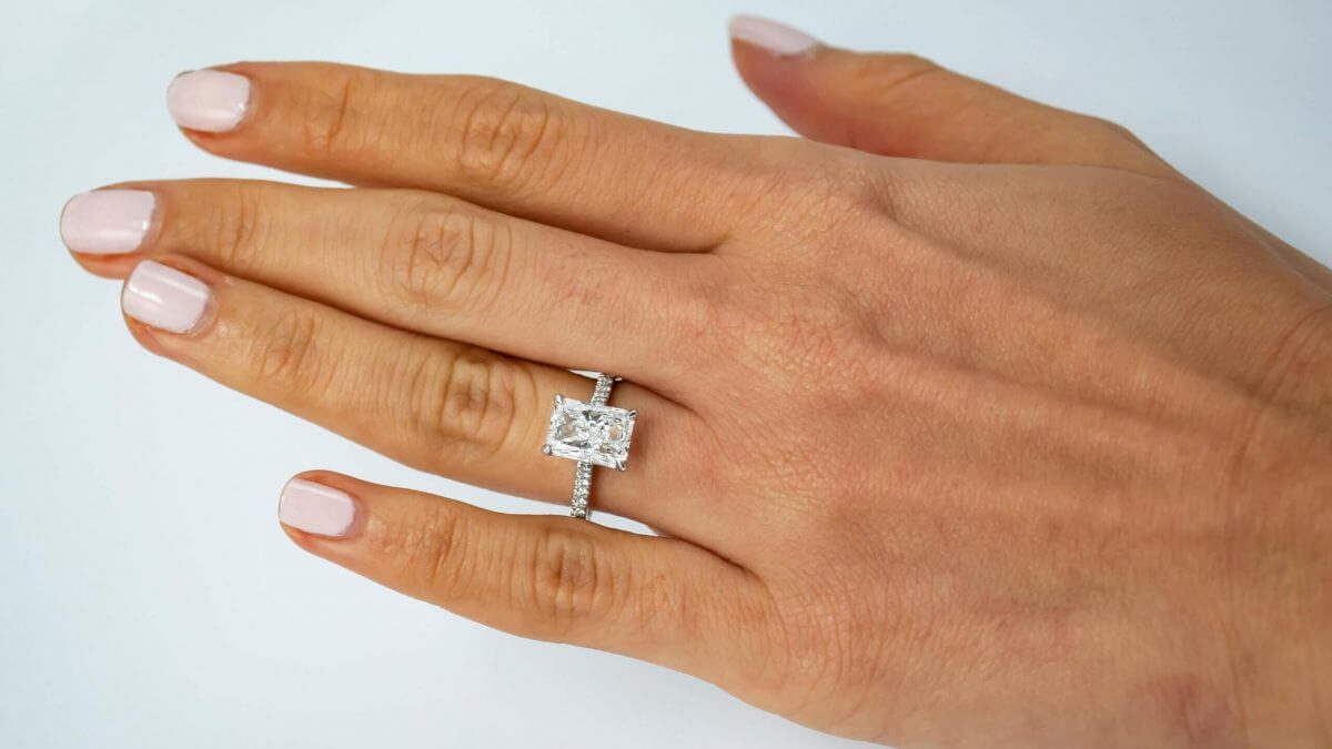 radiant-cut-diamond-diamondnet