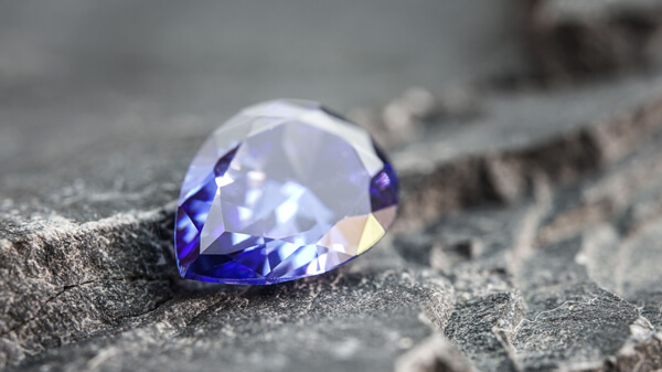 Blue sapphire stone