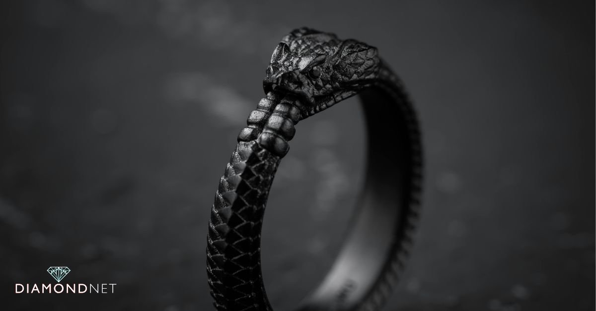 How textured metal designs add detail to nature-inspired rings